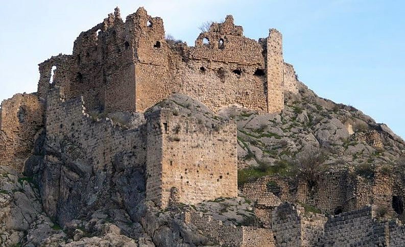 An impressive ancient Kahta Castle