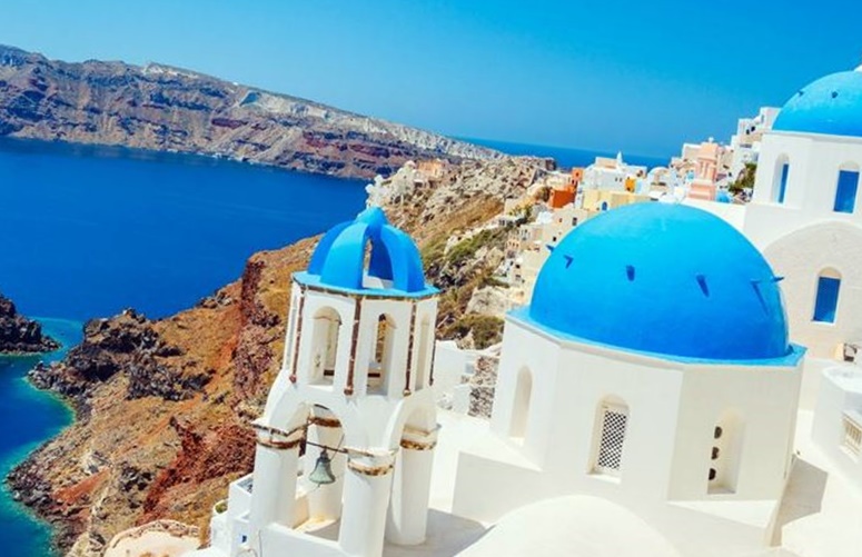 The Best Islands for a Honeymoon in Greece