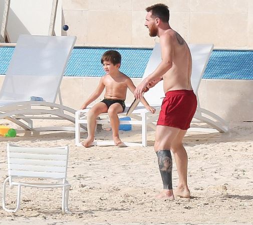 Lionel Messi tattoos leg