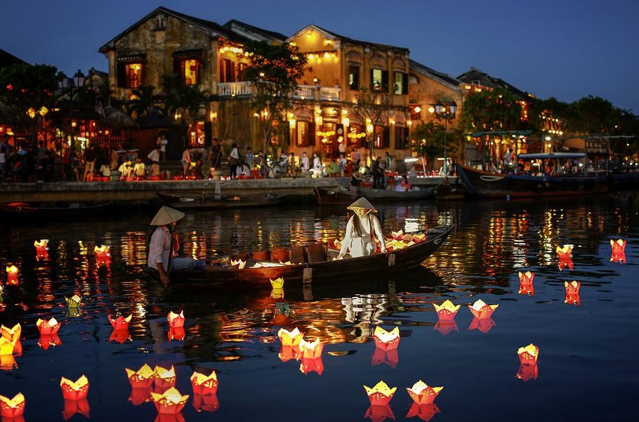 Travel to Hoi An